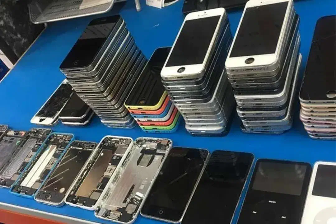 خرید گوشی‌های اوراقی و خراب برای آموزشگاه  موبایل|موبایل|یزد, |دیوار