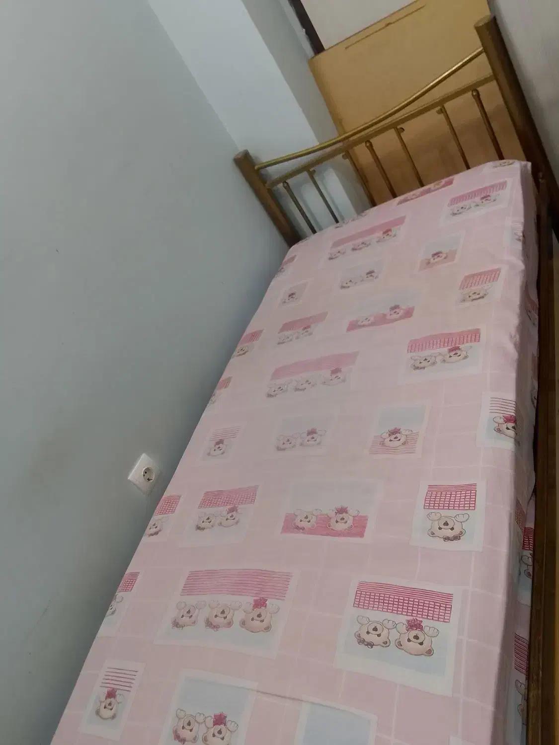 تخت تک نفره طلایی|تخت و سرویس خواب|بجنورد, |دیوار