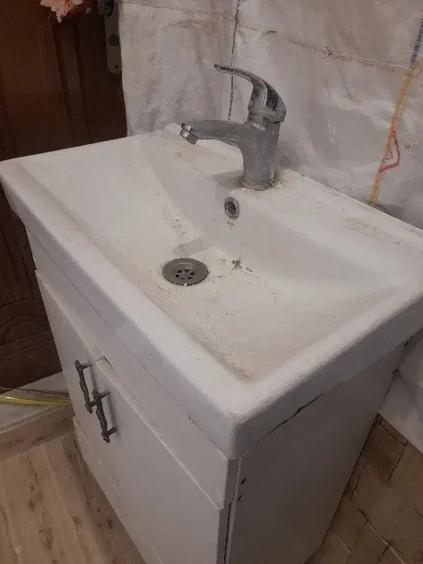 روشویی با کابین و اینه و شیر|لوازم سرویس بهداشتی|قم, حاج زینل|دیوار