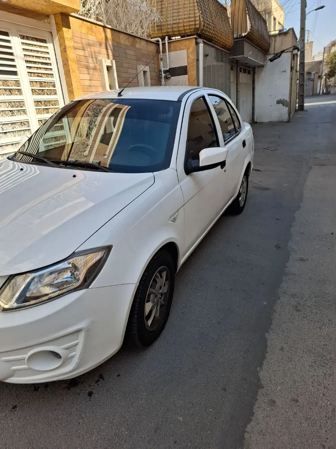 ساینا سفید ۹۸|خودرو سواری و وانت|اصفهان, وحید|دیوار