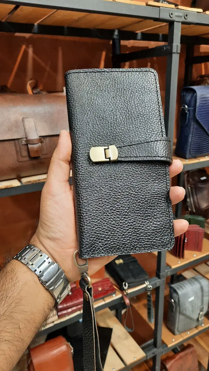 کیف|کیف، کفش، کمربند|شیراز, زند|دیوار