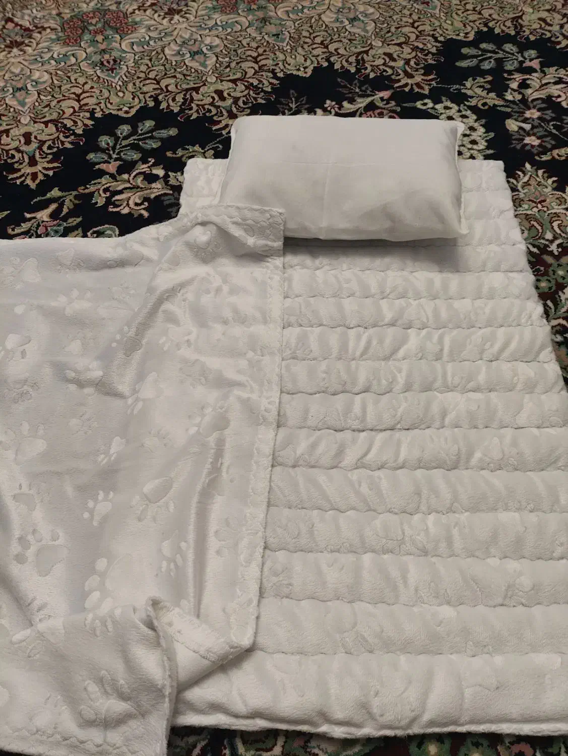 تشک وبالش سبک مسافرتی کوچک|رختخواب، بالش، پتو|اسلامشهر, شهرک مفیدی|دیوار