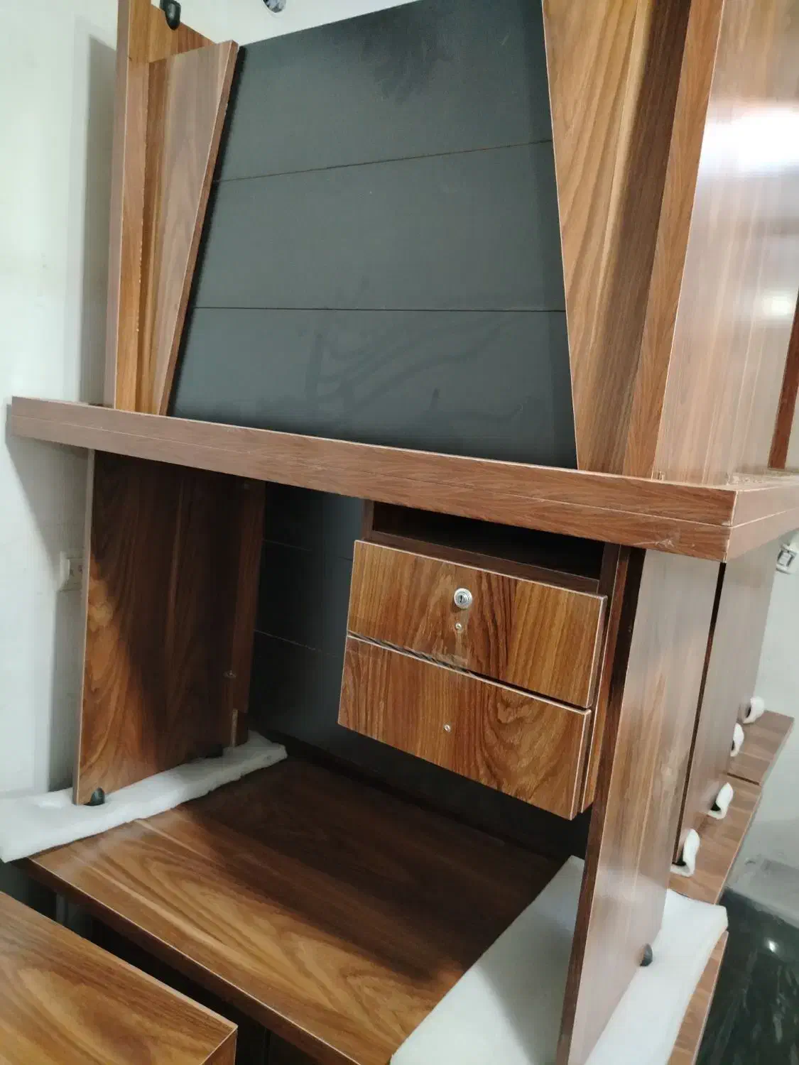 میز اداری 2 کشو 120 در 60 و 90 در 60|دفتر کار|قدس, شهر‌قدس|دیوار