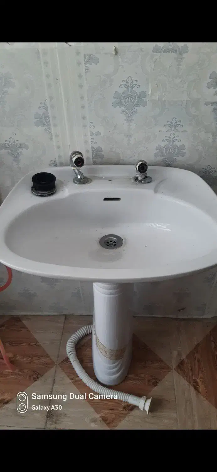 روشویی سالم وتمیز|لوازم سرویس بهداشتی|ملایر, |دیوار