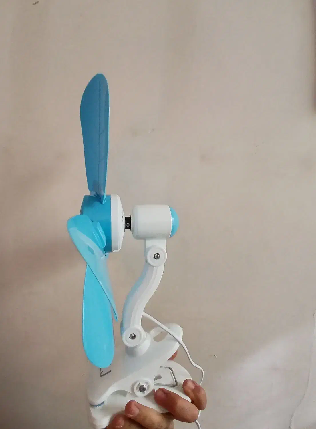 پنکه رومیزی مدل گیره ای5پره|پنکه و تصفیه‌کنندهٔ هوا|پرند, فاز ۴|دیوار