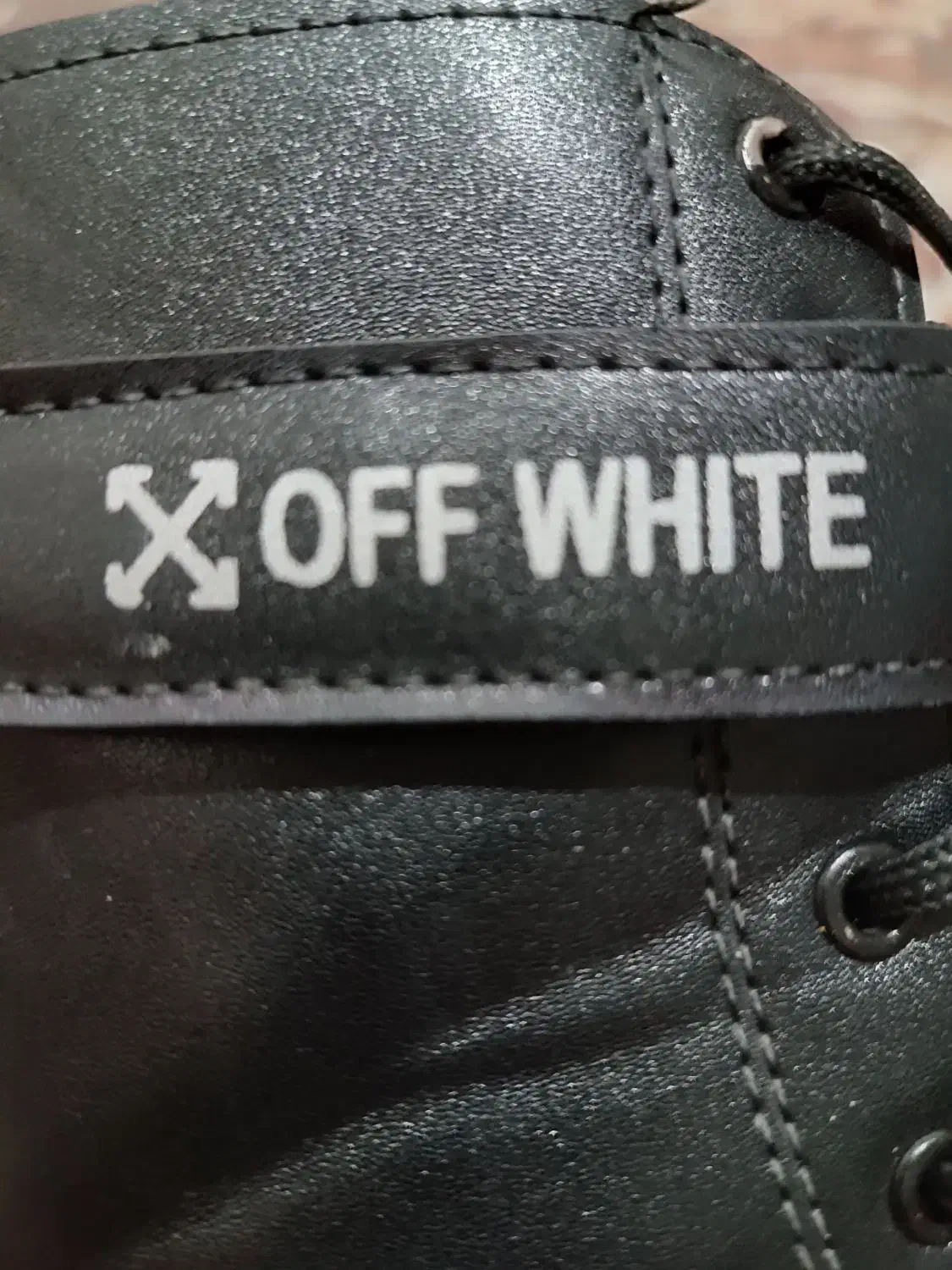 بوت زنانه.کوهچنار|کیف، کفش، کمربند|کوه چنار, |دیوار