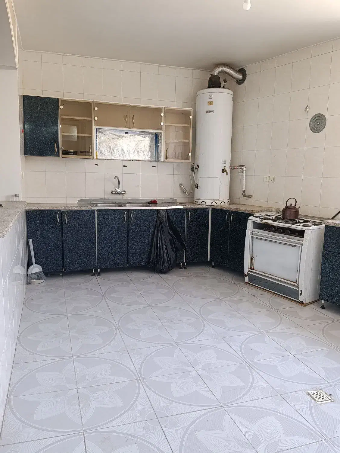 اجاره تایمی و روزانه ویلایی و سوییت با پارکینگ|اجارهٔ کوتاهمدت آپارتمان و سوئیت|شیراز, فرگاز|دیوار