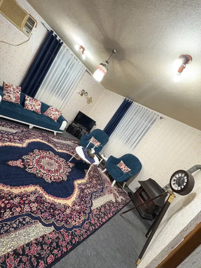 مبل ۷ نفر و ساعت ایستاده|مبلمان خانگی و میز عسلی|لاهیجان, امیرشهید|دیوار