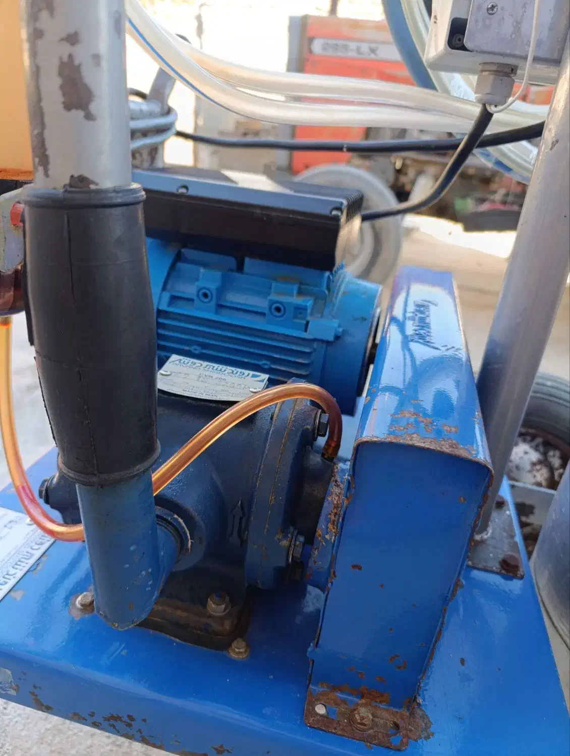 شیردوش روندی عتیقه|ماشین‌آلات صنعتی|کرمانشاه, |دیوار