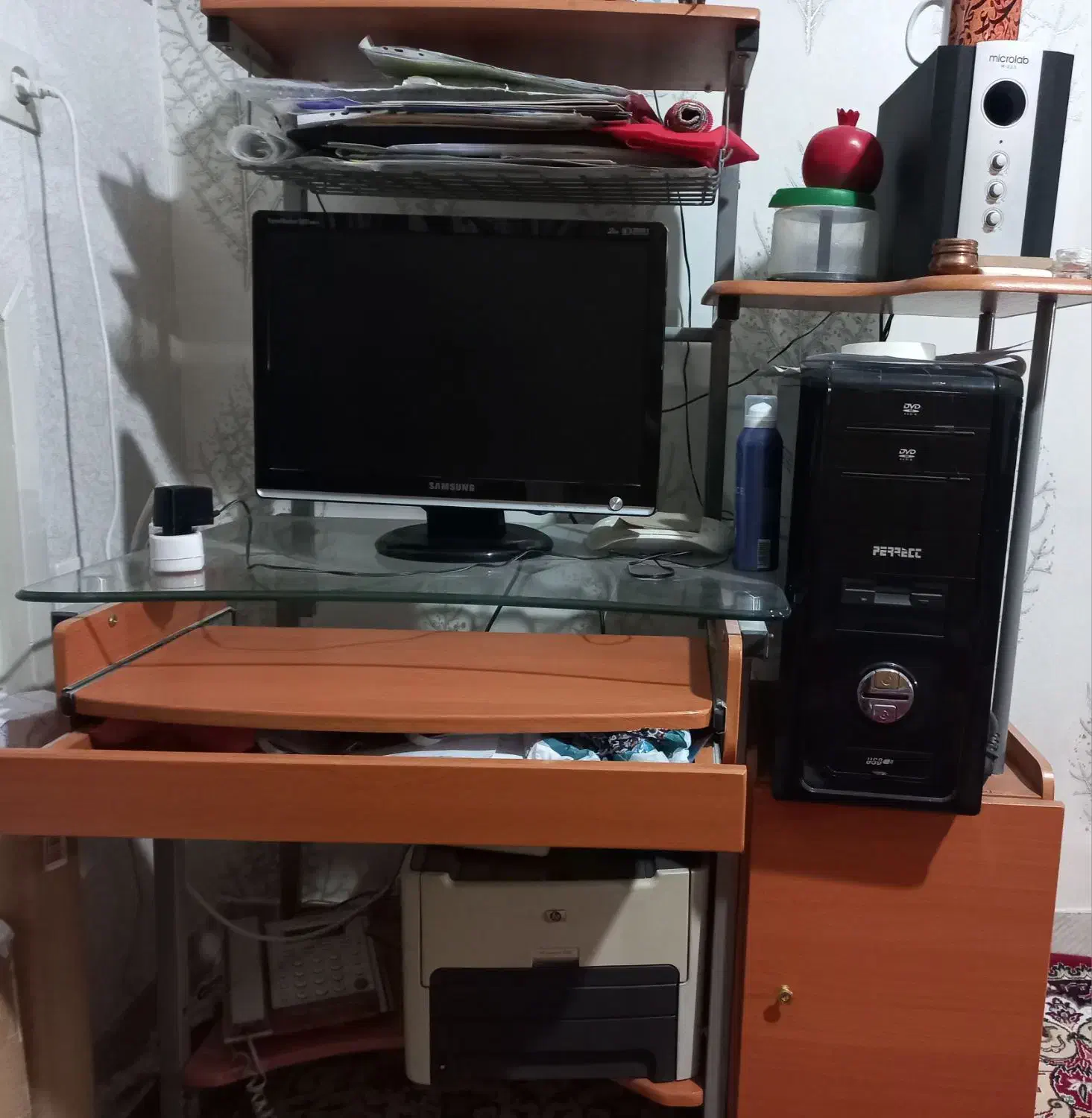 مانییتور ، کیس ،اسپیکر + میز کامپیوتر|رایانه رومیزی|سمنان, |دیوار