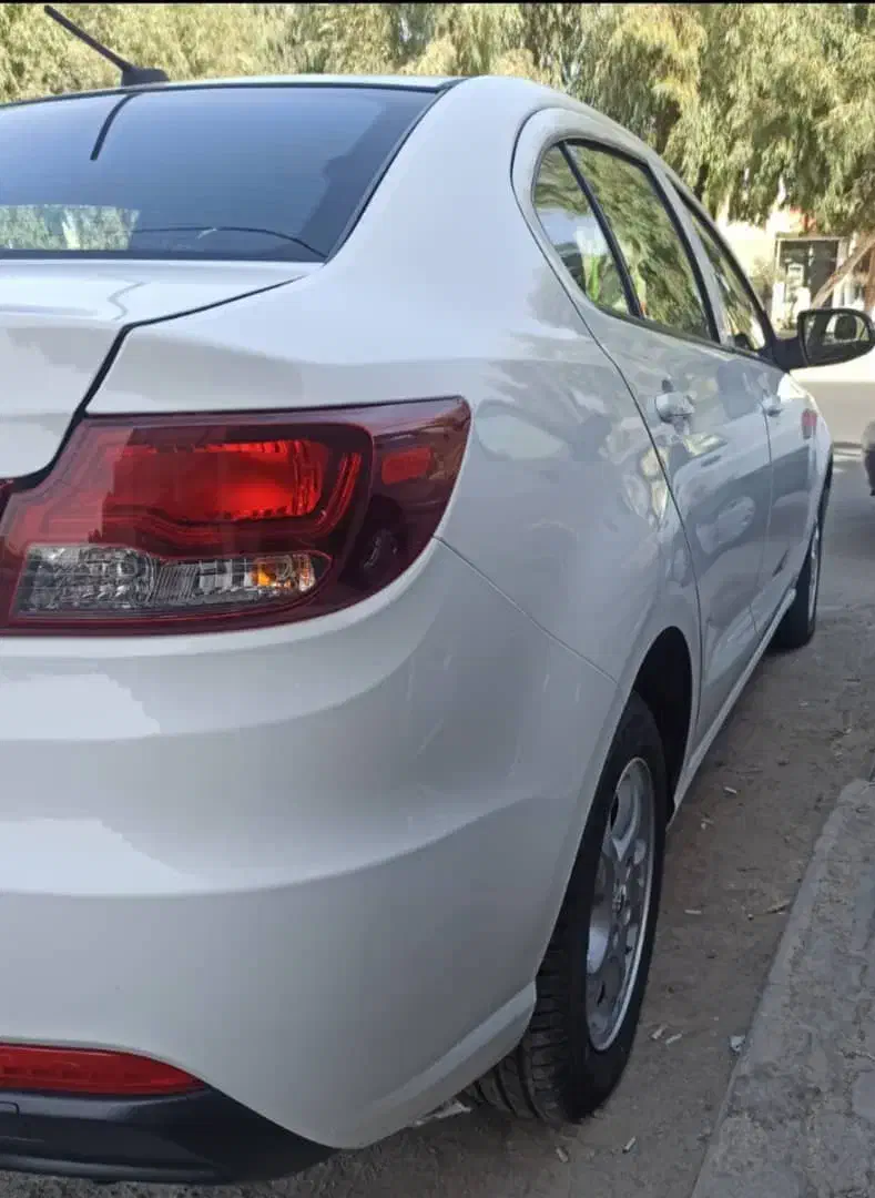 شاهین با سانروف مدل ۴۰۱|خودرو سواری و وانت|کاشان, فاز ۲ ناجی آباد|دیوار