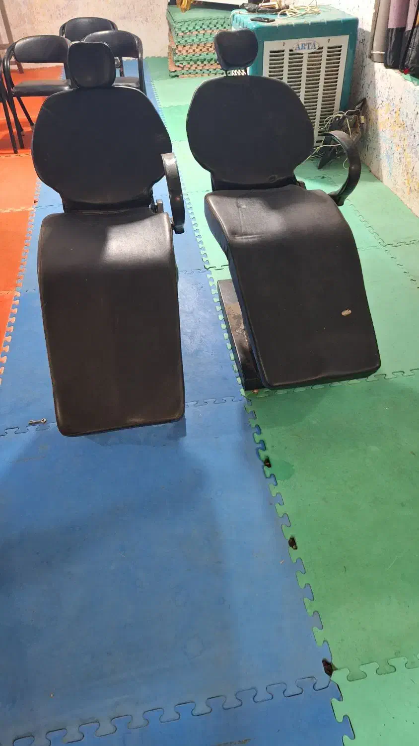 اینه صندلی سالن زیبایی|آرایشگاه و سالنهای زیبایی|تویسرکان, |دیوار