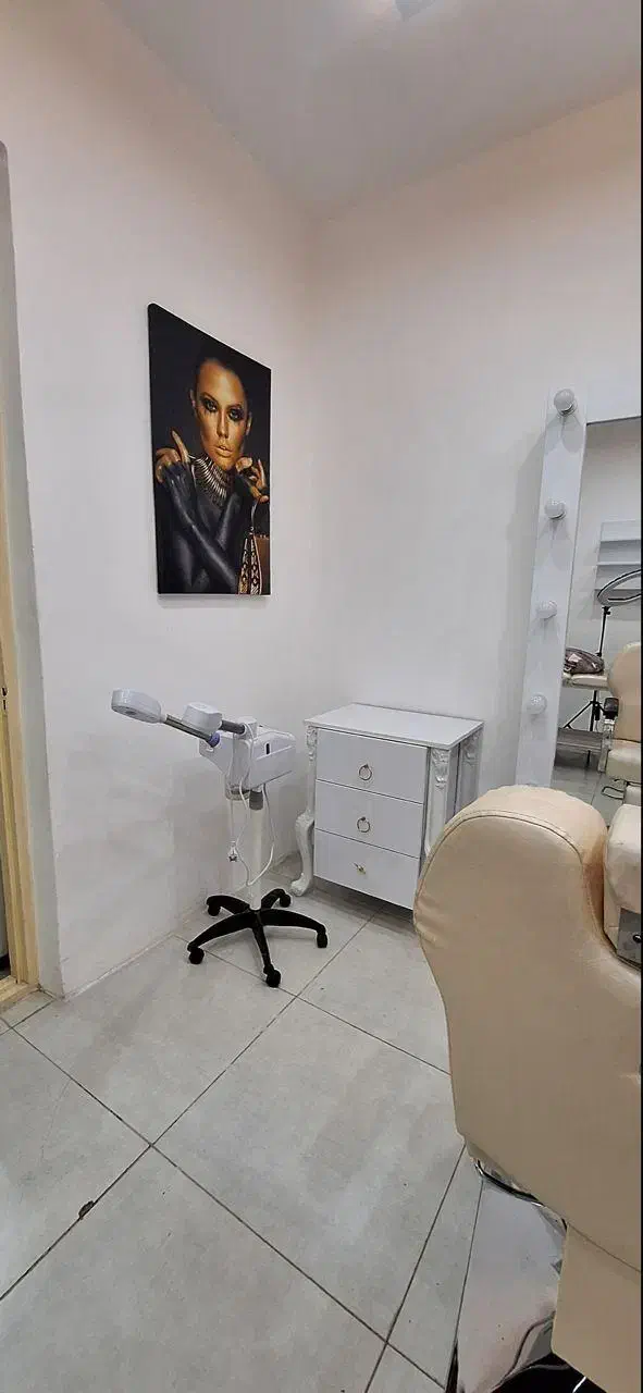 فروش لوازم سالن زیبایی|آرایشگاه و سالن‌های زیبایی|کیاشهر, |دیوار