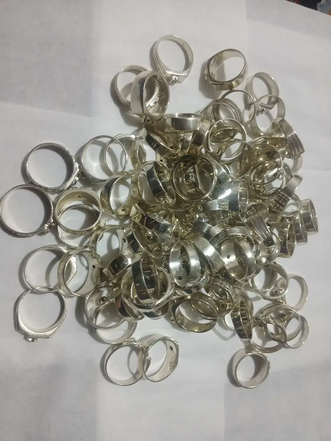 فروش عمده ۹۵ انگشتر نقره برلیان مردانه|جواهرات|قم, الوندیه و گذر صادق|دیوار