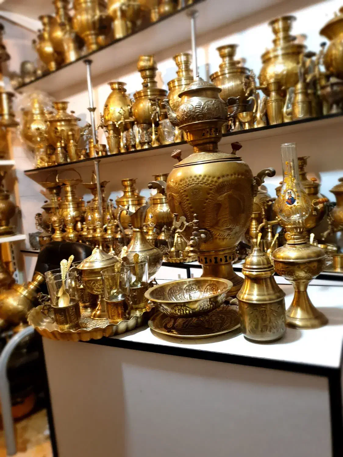 yrrسماور ذغالی jfer برنجی مسی گازی زغالی برقی|سماور، چایساز، قهوهساز|اصفهان, دستگرده|دیوار