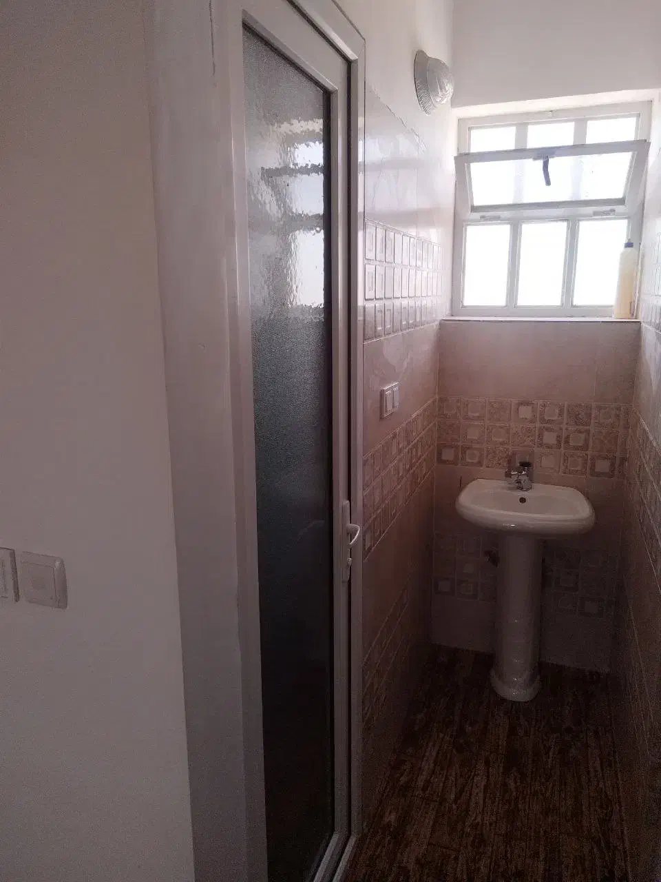 ارزانترین درب pvc ودرب حمام و سرویس درمیبدیزد|لوازم سرویس بهداشتی|میبد, |دیوار