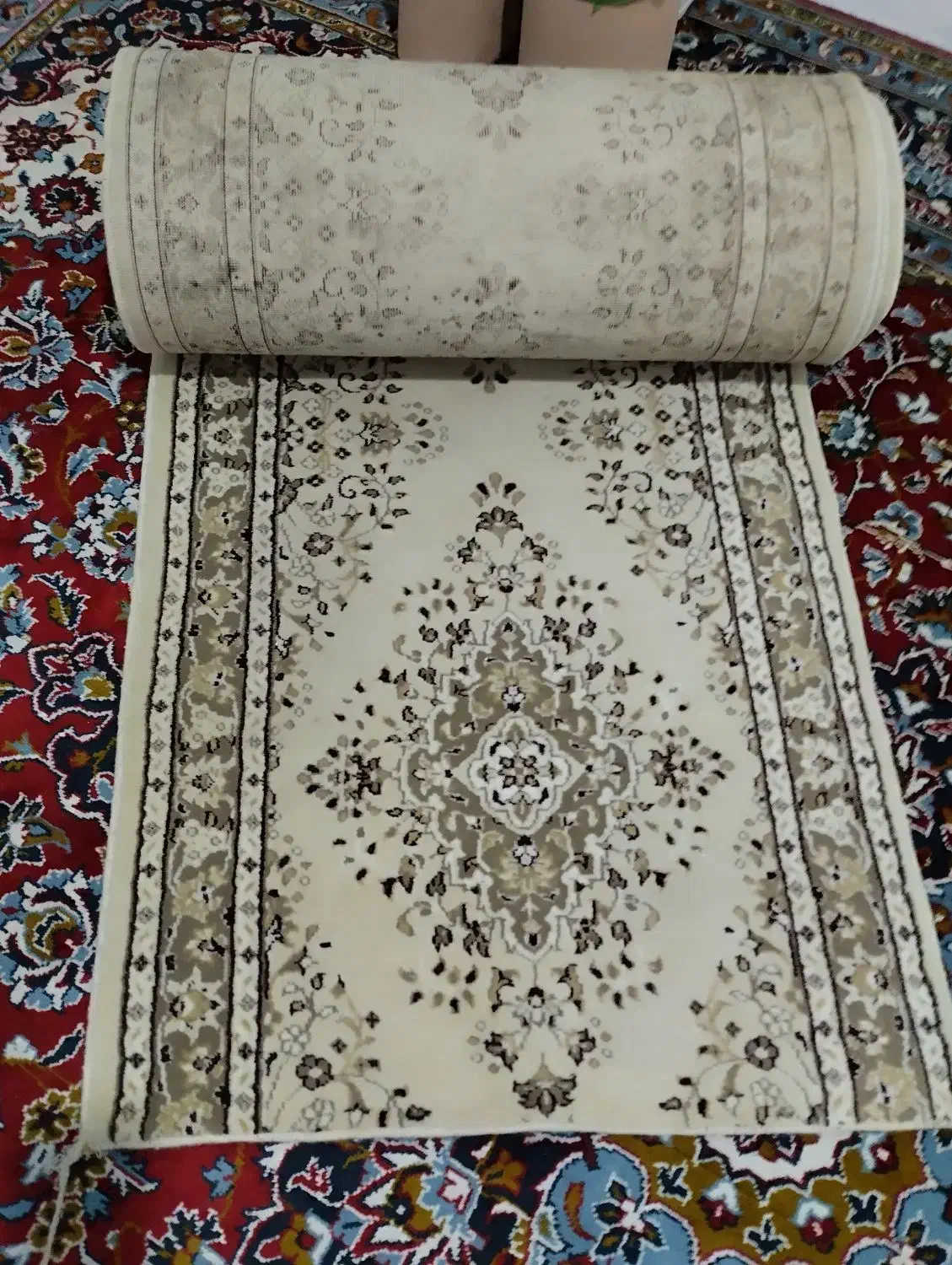 کناره فرش درحدنو|فرش|خرمآباد, |دیوار