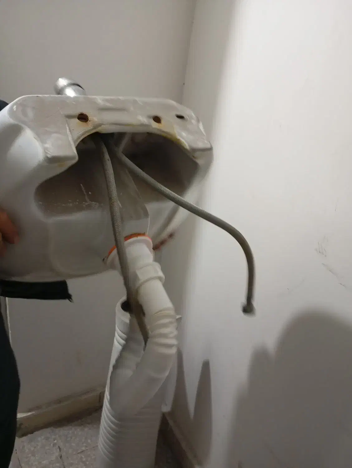 روشویی درحد نو|لوازم سرویس بهداشتی|بروجرد, |دیوار