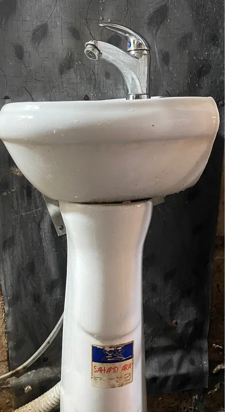 روشویی با شیر آلات|لوازم سرویس بهداشتی|رشت, پسیخان|دیوار