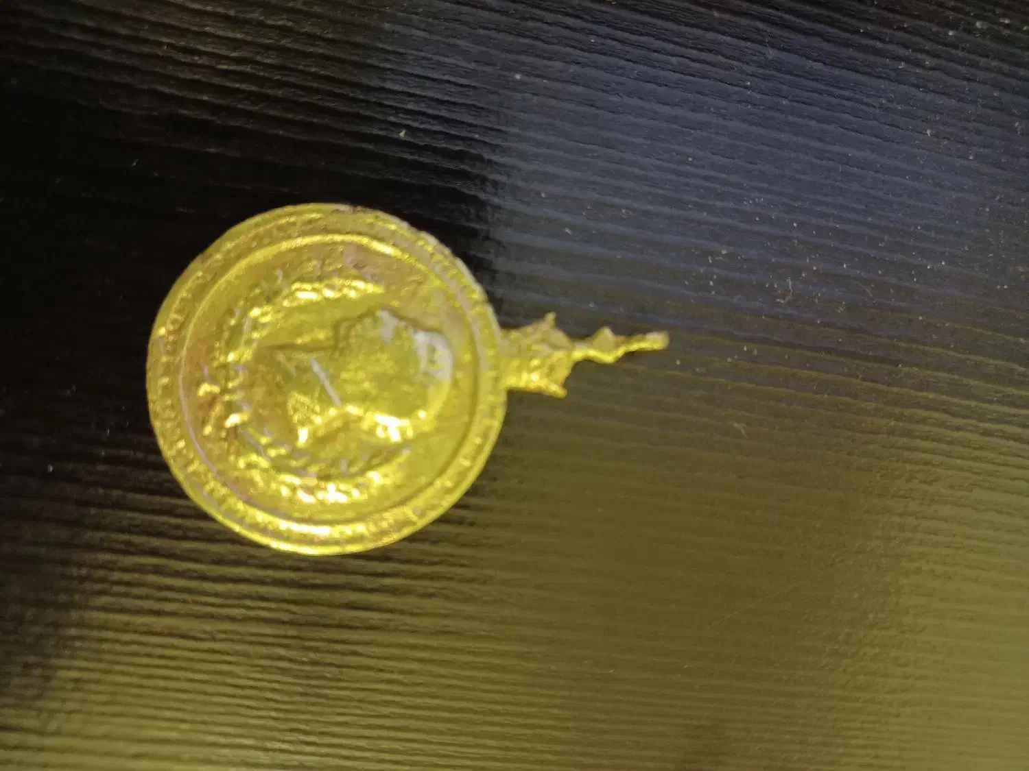 یادبود شاهی اویز گردنی|کلکسیون اشیاء عتیقه|قم, قم نو|دیوار