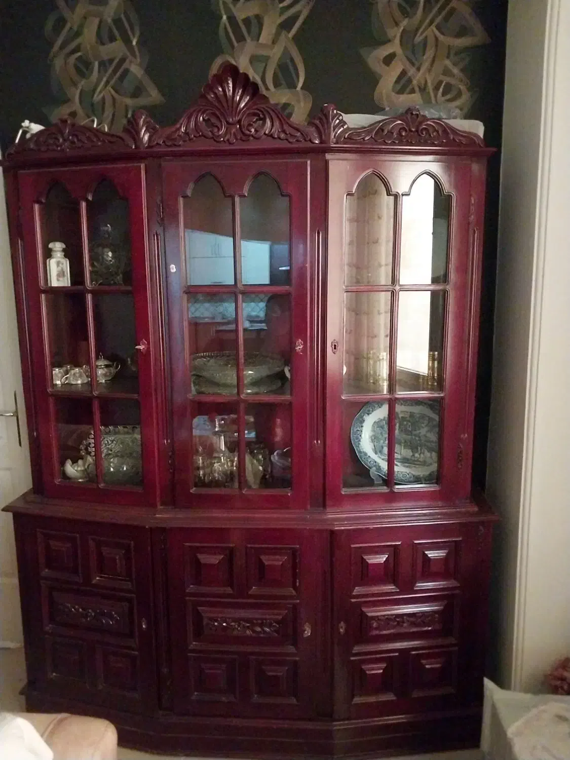 بوفه زیبا وکلاسیک|بوفه، ویترین، کنسول|کرج, اصفهانی‌ها|دیوار