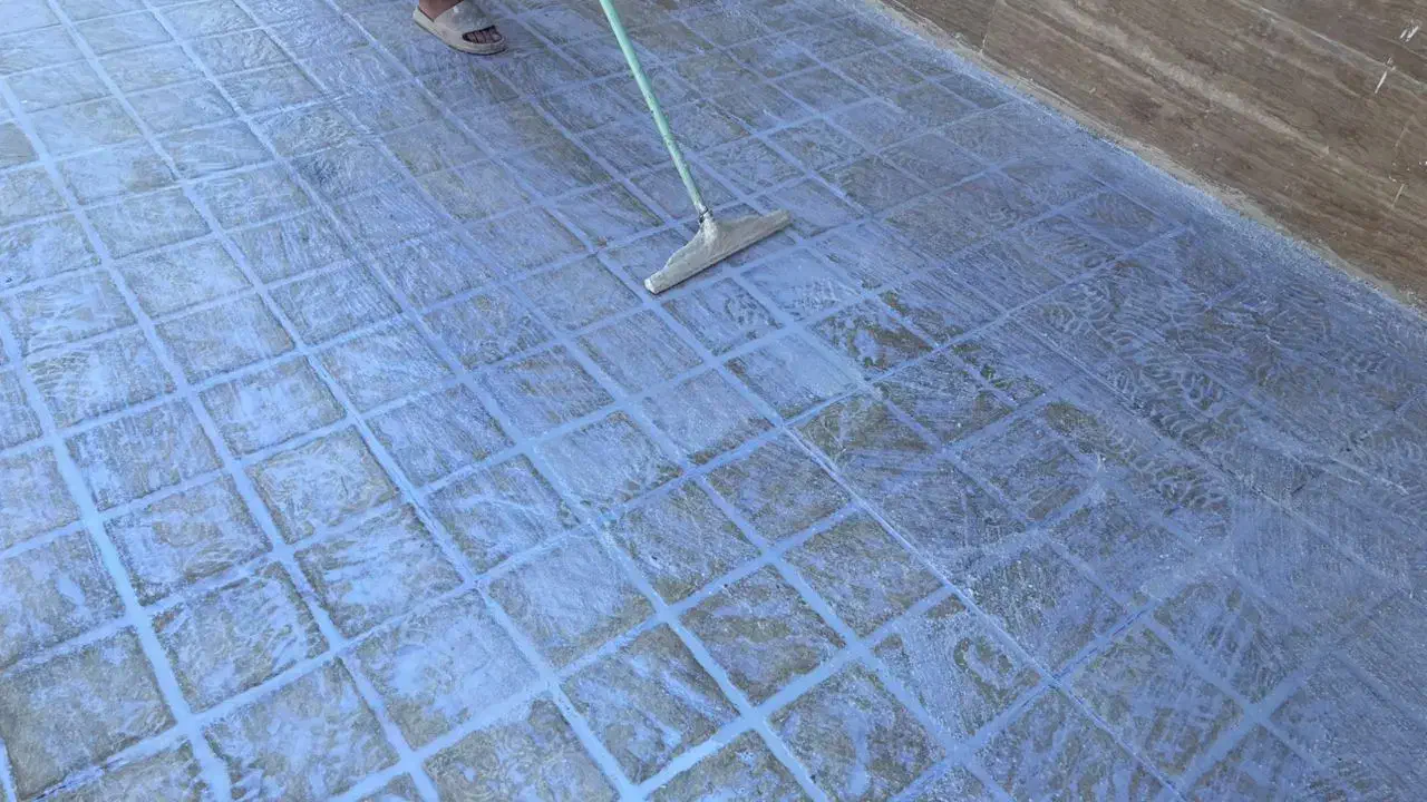 درزگیری پشت بام،عایق کاری اب بندی سقف بندکشی سنگ|خدمات پیشه و مهارت|بابل, |دیوار