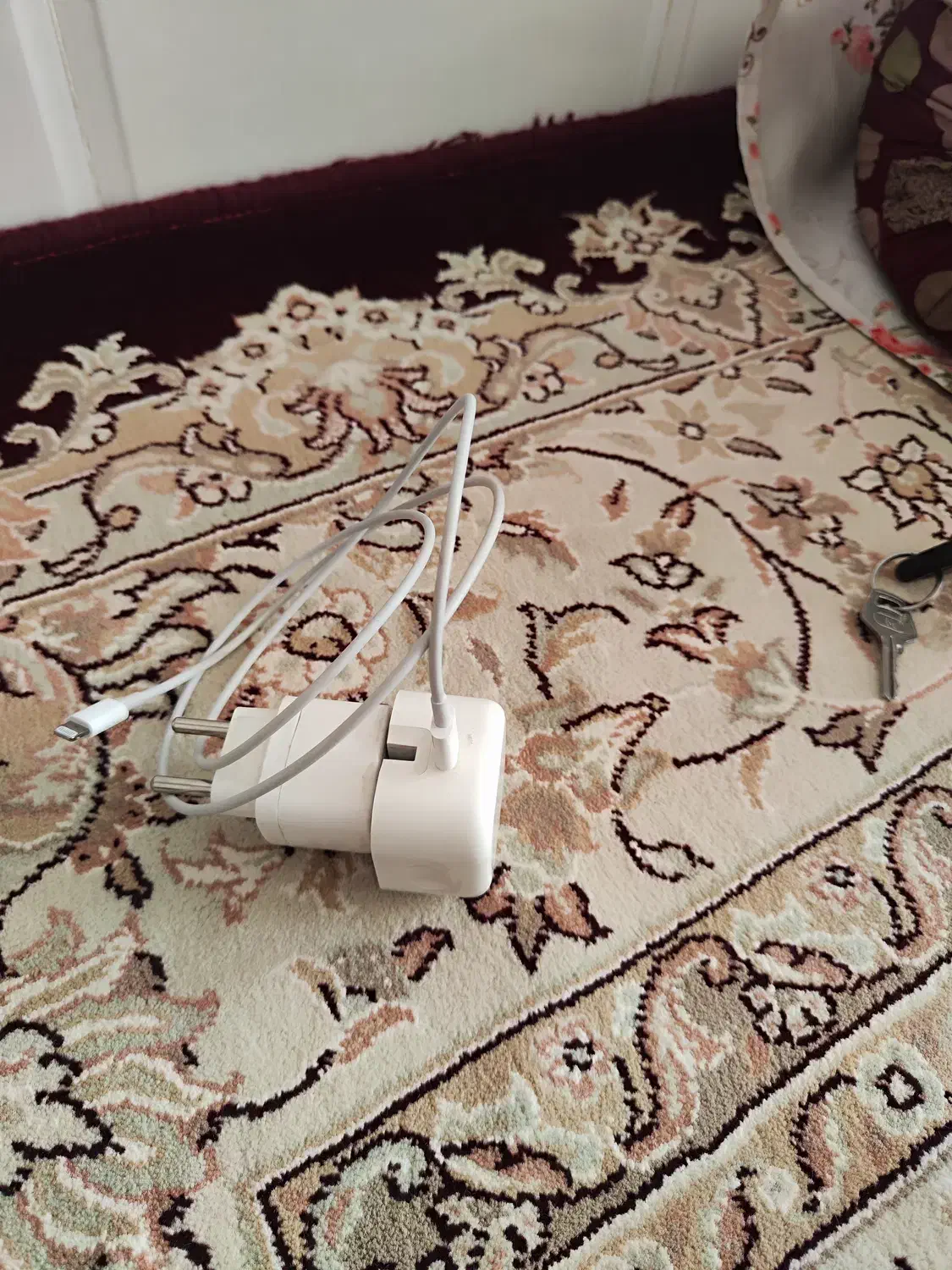 شارژر آیفون اصلی۲۰وات ب همراه هندزفری|لوازم جانبی موبایل و تبلت|نهاوند, |دیوار