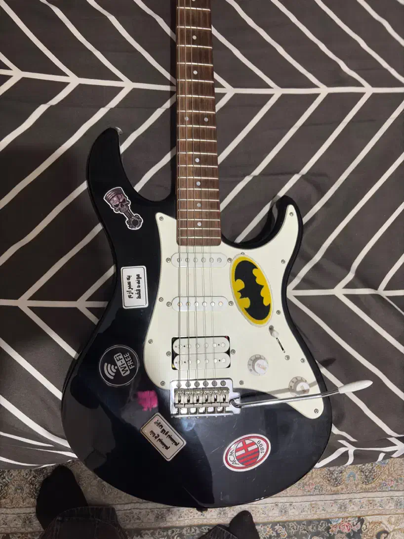 گیتار یاماها و امپیلی فایر vox 15w|گیتار، بیس، امپلیفایر|تهران, تهرانسر غربی|دیوار