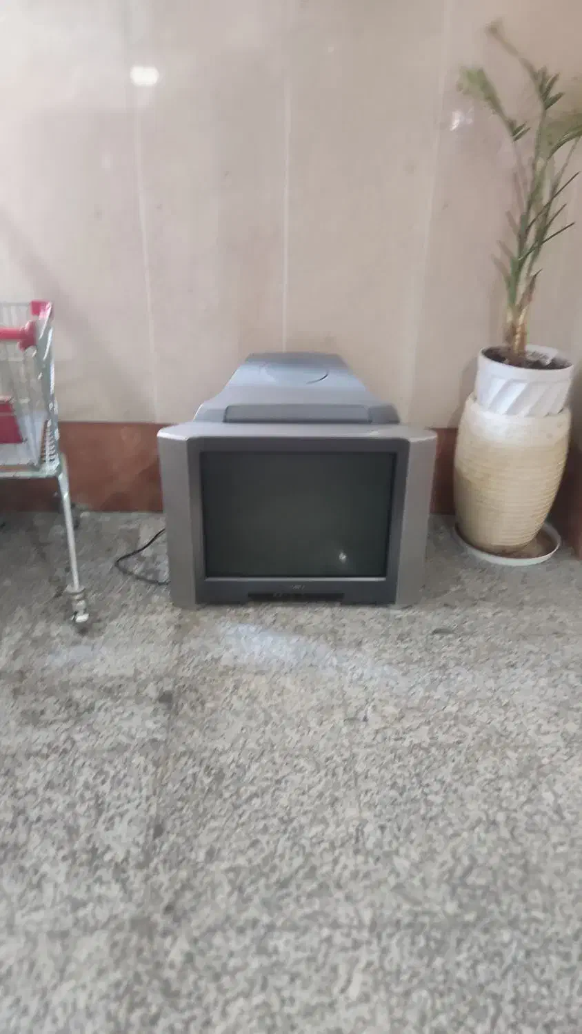 تلویذیون ۲۵ سونی|تلویزیون و پروژکتور|تهران, شمسآباد|دیوار