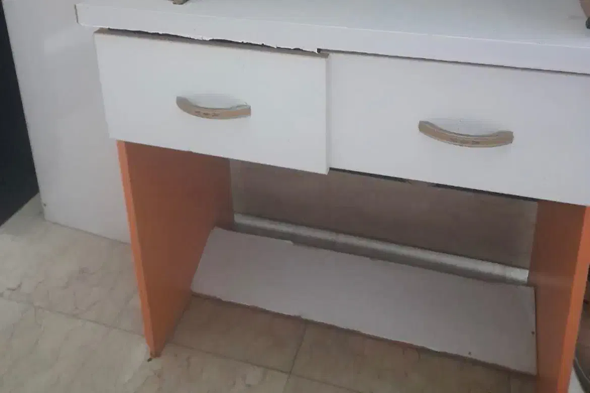 میز دراور دو کشو|جاکفشی، کمد، دراور|ساوه, |دیوار