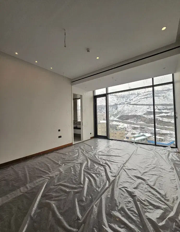 300 متر 3 خواب کلید نخورده زعفرانیه (( طبقه 11 ))