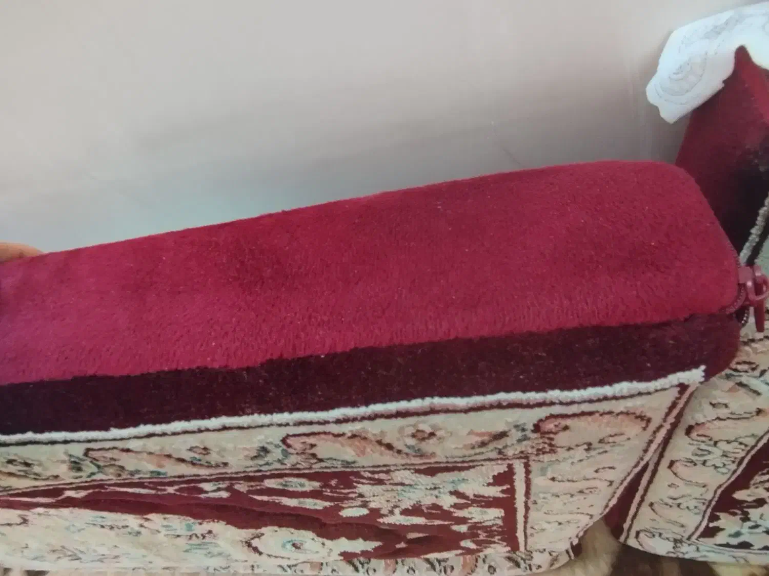 ۴ عدد پشتی سالم کم استفاده شده|پشتی|تبریز, |دیوار