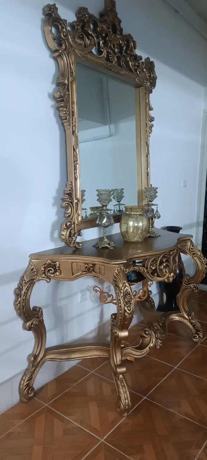 آینه و میز|بوفه، ویترین، کنسول|میانه, |دیوار