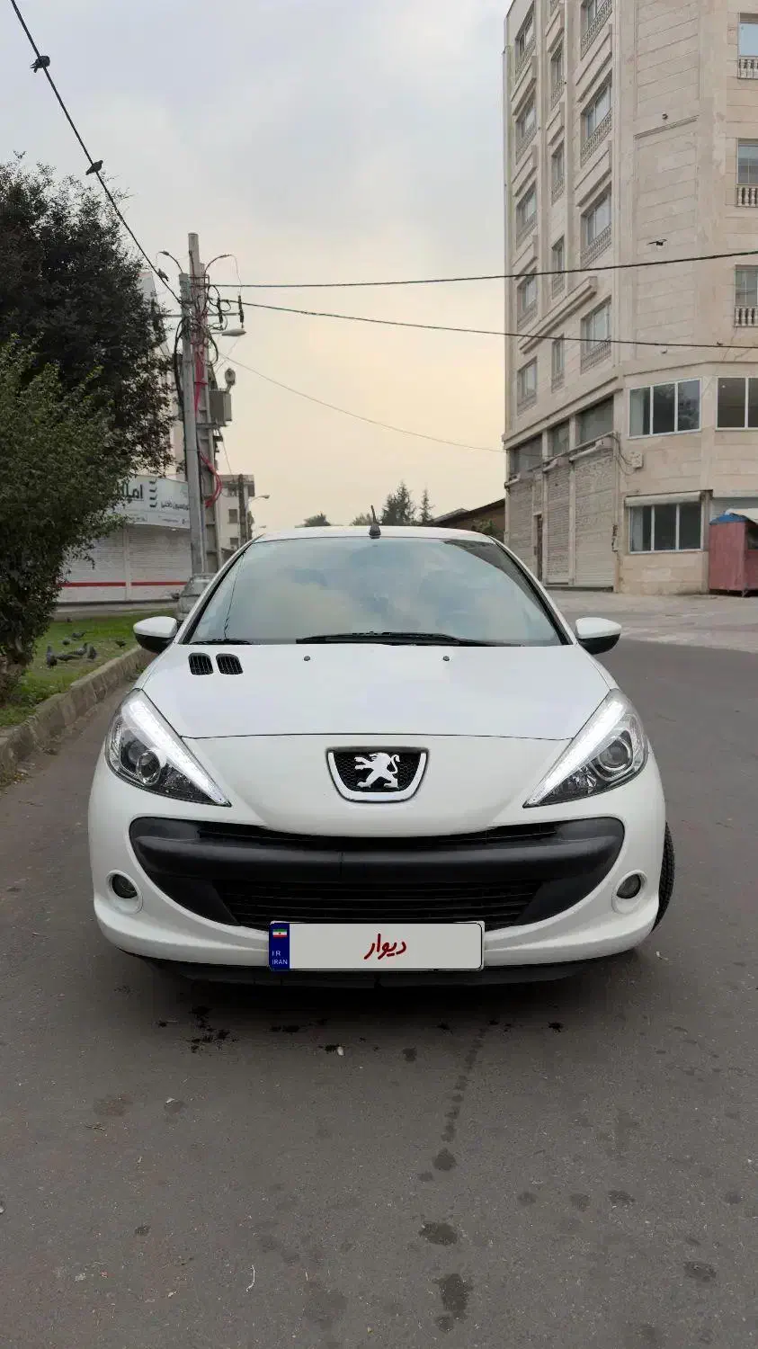 ۲۰۷ مدل۹۶ کم کار و خیلی تمیز|خودرو سواری و وانت|رشت, شهرک صبا|دیوار