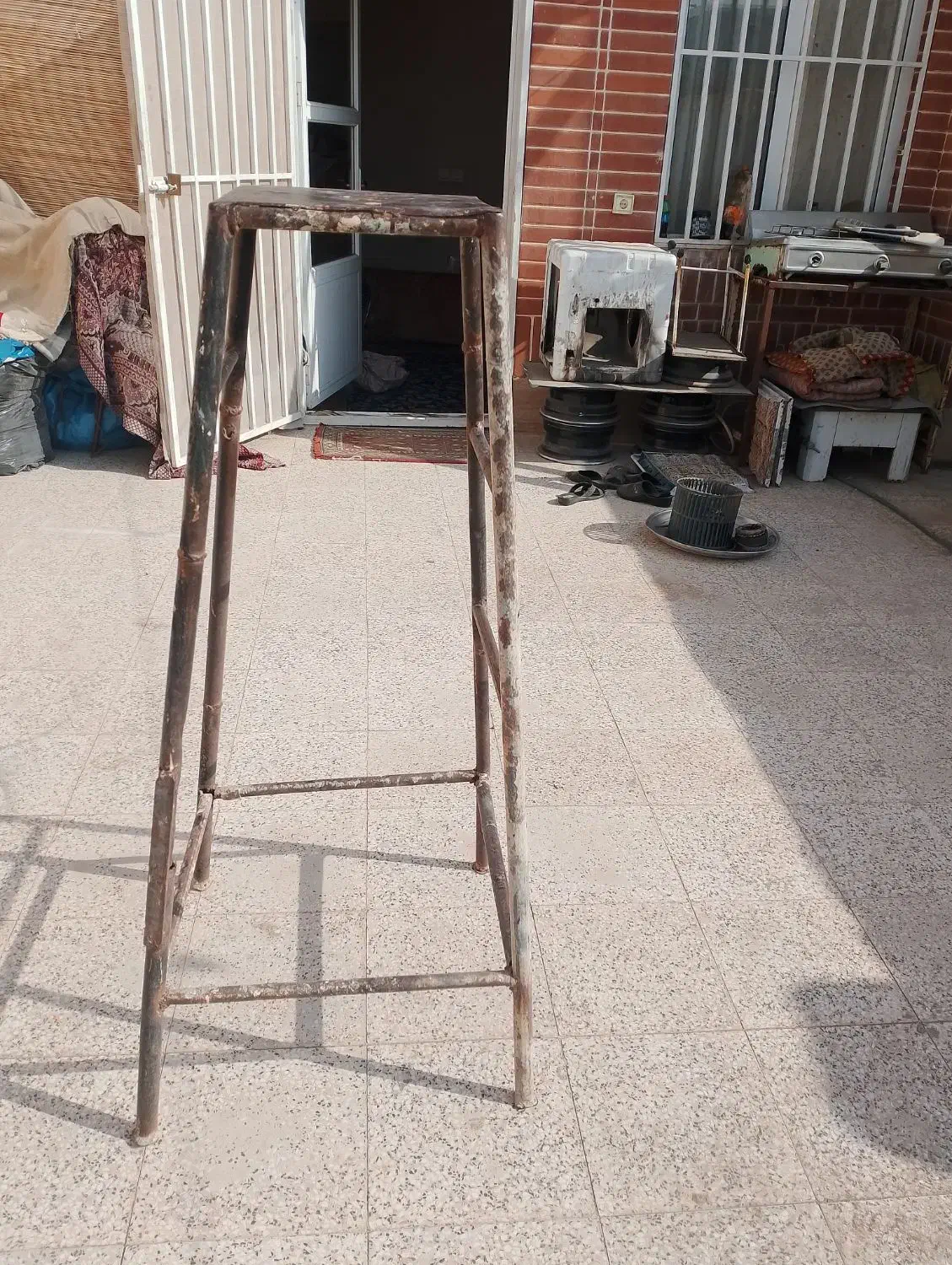 چهار پایه آهنی|ابزارآلات|نیشابور, شهرک بهداری|دیوار