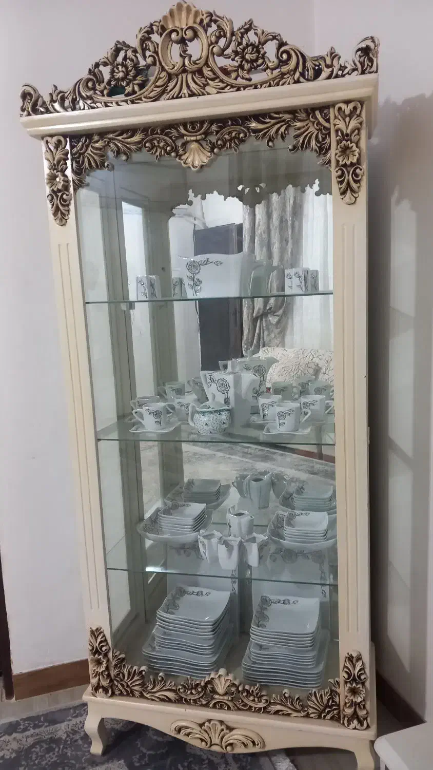 بوفه زیبا و کاملا سالم|بوفه، ویترین، کنسول|رشت, انصاری|دیوار