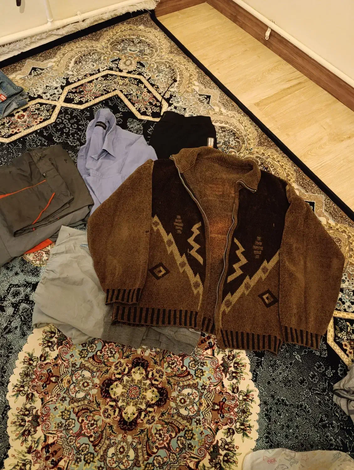 لباس کارش|لباس|تبریز, |دیوار