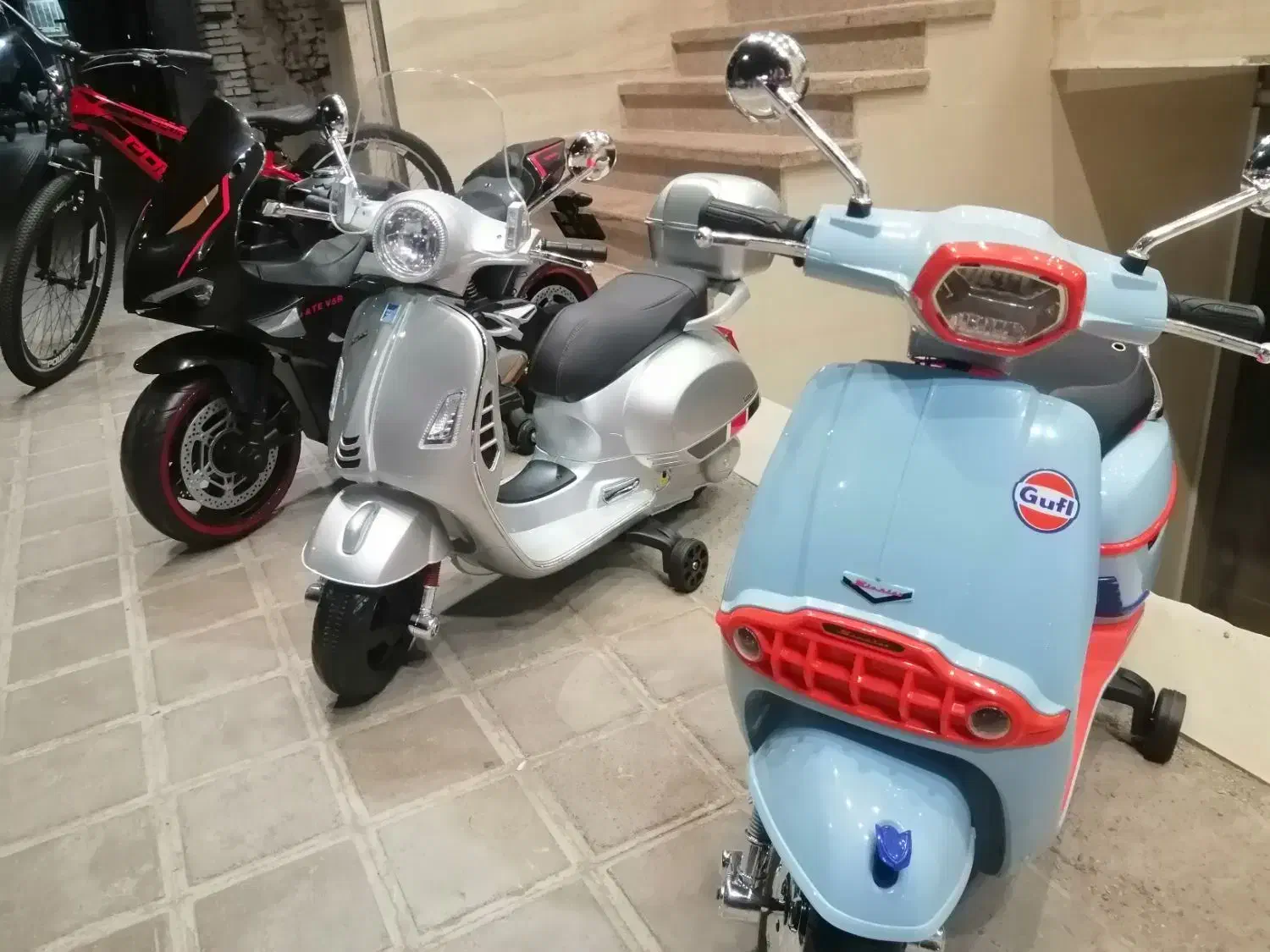 موتور شارژی قرمز|اسباب‌‌بازی|یزد, |دیوار