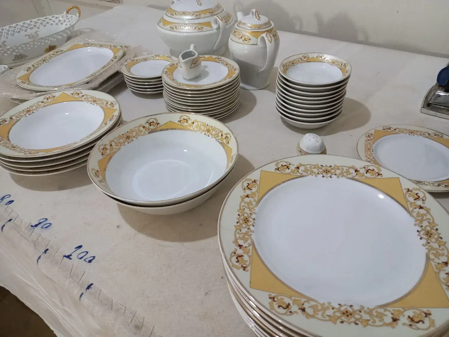 سرویس چینی سرویس چینی زرین ۱۲ نفره|ظروف سرو و پذیرایی|آبیک, |دیوار