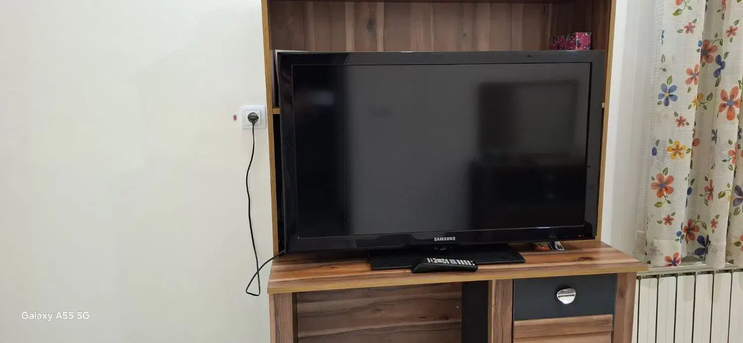 تلویزیون LCD سامسونگ 40 اینچ|تلویزیون و پروژکتور|قزوین, |دیوار