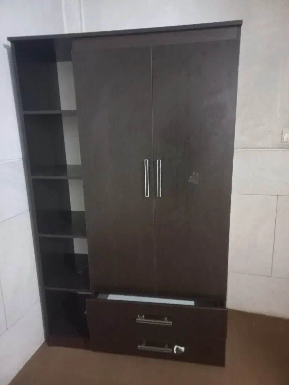 کمد چوبی قهوه‌ای|جاکفشی، کمد، دراور|اصفهان, شهرک امام خمینی|دیوار