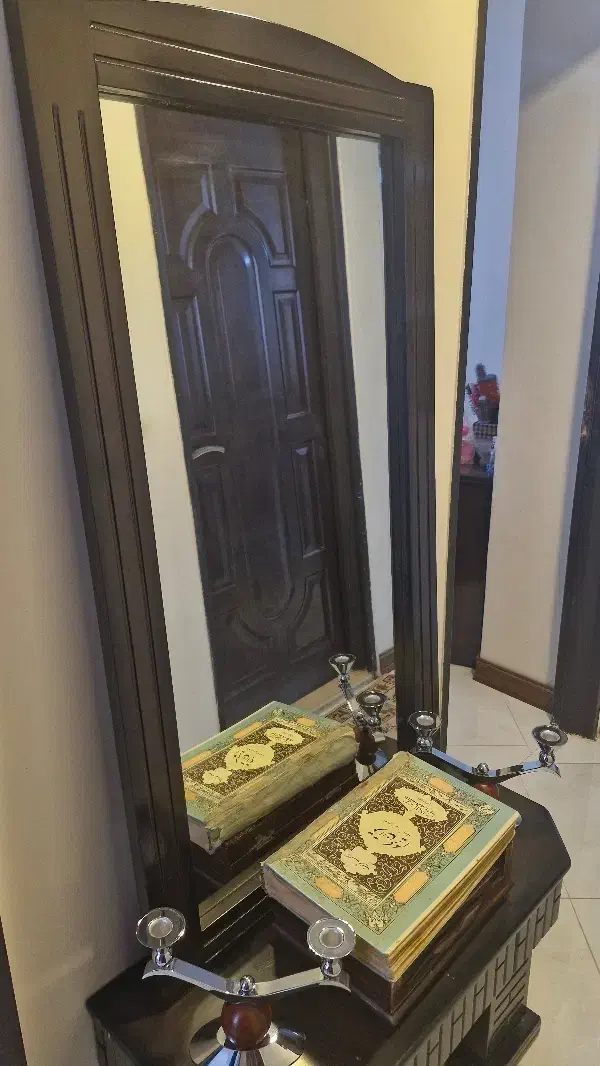 آینه وشمعدان|آینه|گلبهار, شهر جدید گلبهار|دیوار