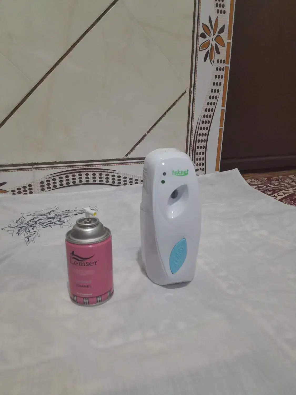 خوشبو کننده خودکار با اسپری|مواد شوینده و دستمال کاغذی|هشترود, |دیوار