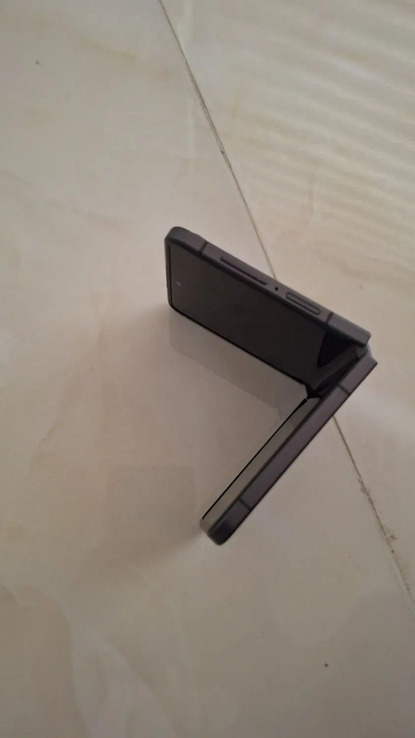 Z FLIP 8|موبایل|تهران, زاهد گیلانی|دیوار