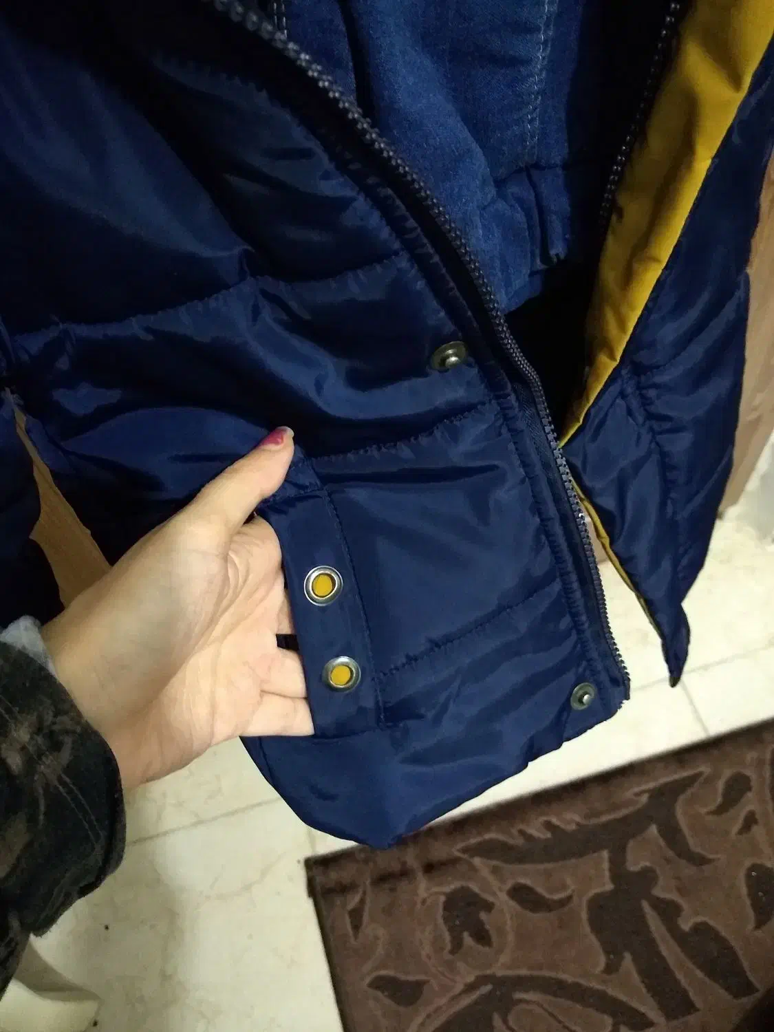 کاپشن بچگانه|کفش و لباس بچه|رشت, منظریه|دیوار