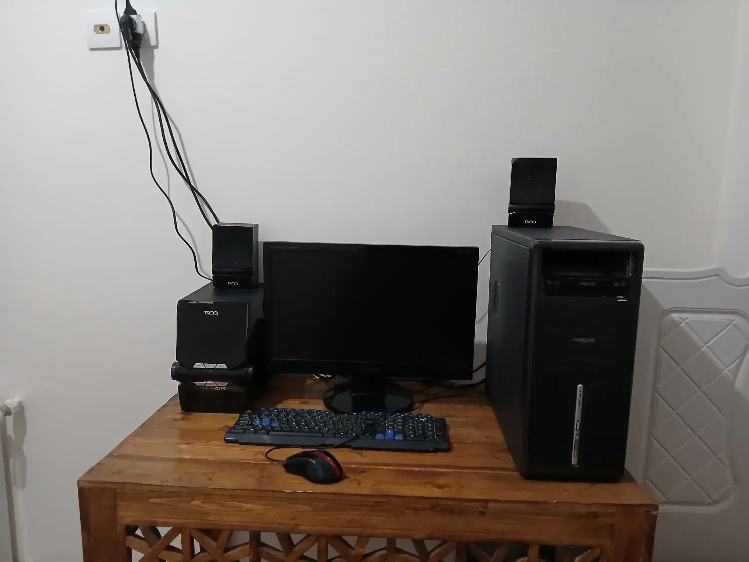 کیس و مانیتور|رایانه رومیزی|مشکیندشت, |دیوار