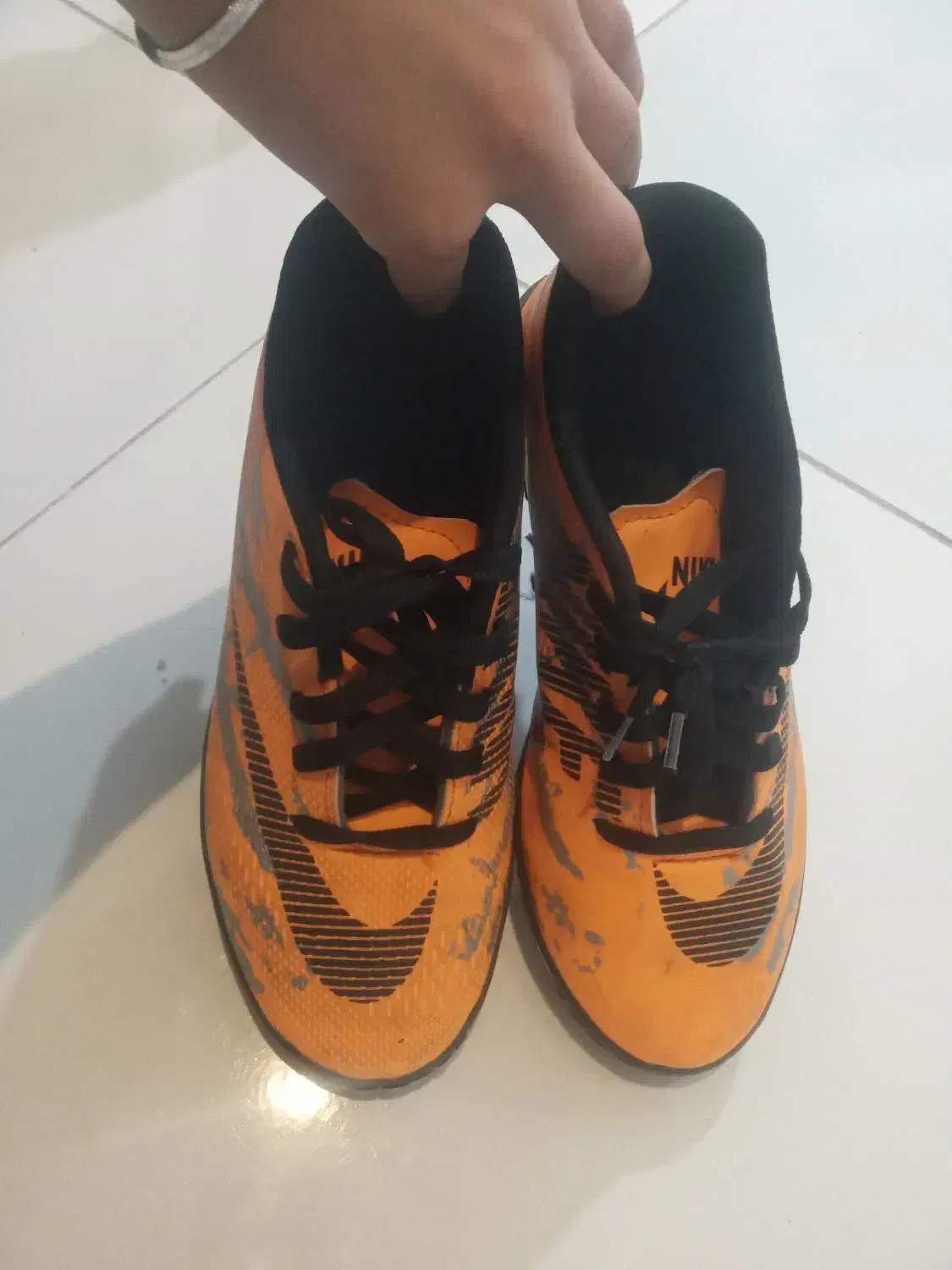 کفش زمین چمن فوتبالی پسرانه|ورزشهای توپی|نیشابور, فیض آباد|دیوار