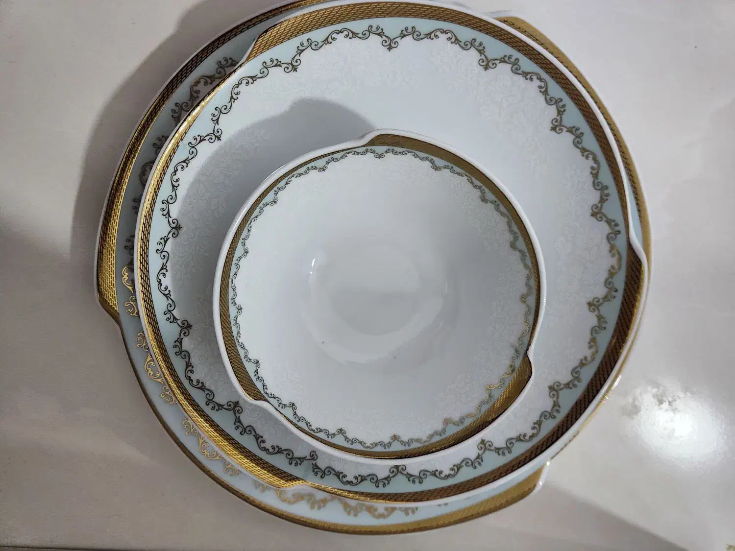 سرویس ۲۴ نفره تقدیس|ظروف سرو و پذیرایی|سبزوار, چهارراه فرودگاه|دیوار