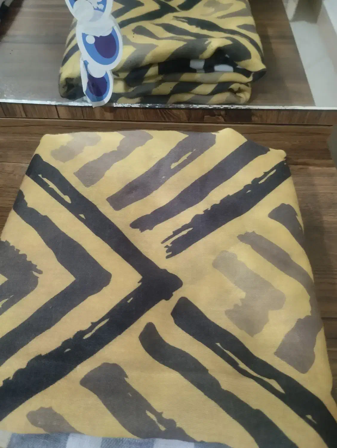 شال و روسری|لباس|اندیشه, اندیشه فاز ۲|دیوار