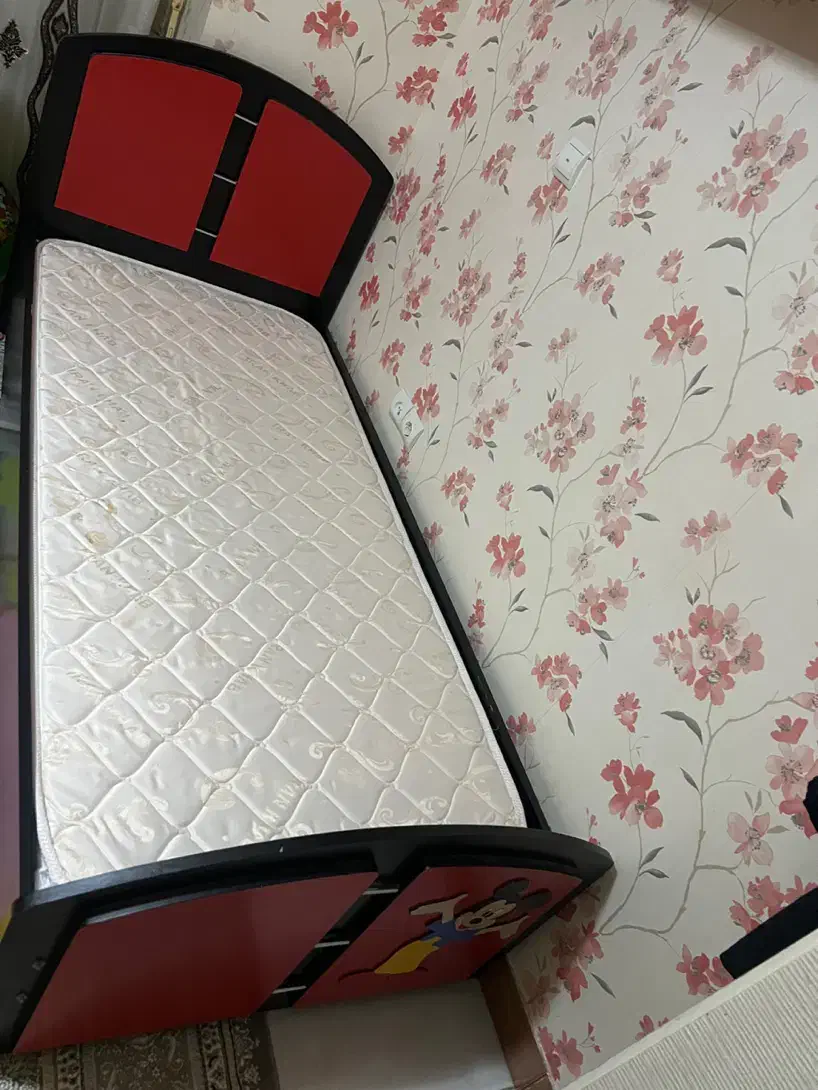 تخت نوجوان با تشک در حد نو|تخت و سرویس خواب|مرند, |دیوار